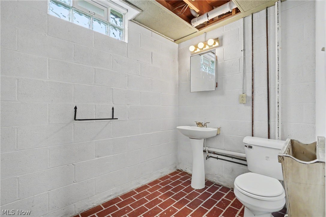 268 S Bayshore Drive Columbiana OH 44408