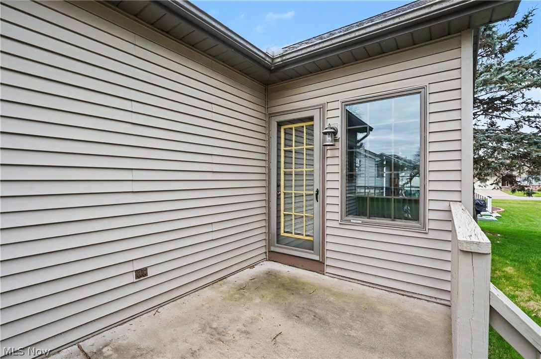 268 S Bayshore Drive Columbiana OH 44408