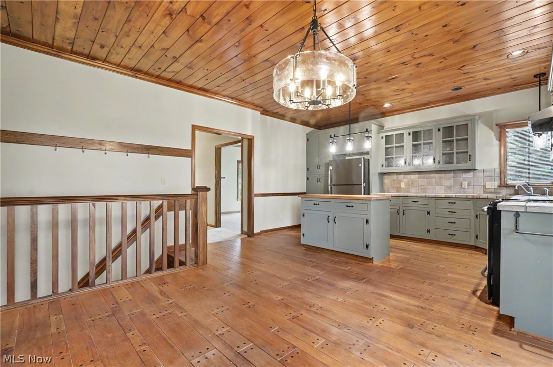 268 S Bayshore Drive Columbiana OH 44408