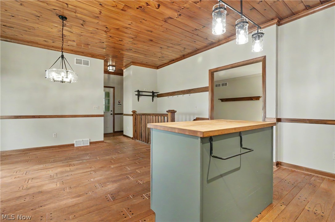 268 S Bayshore Drive Columbiana OH 44408