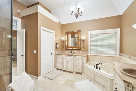 5541 Silver Fox Circle Clinton OH 44216