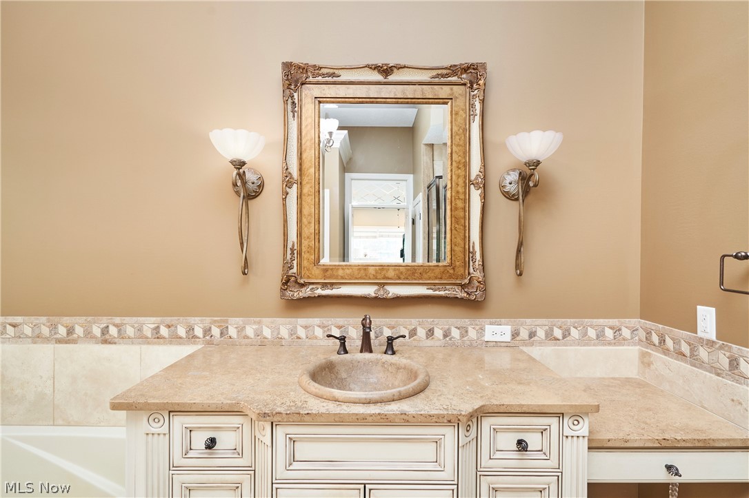 5541 Silver Fox Circle Clinton OH 44216