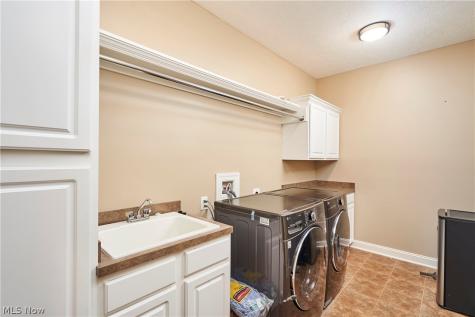5541 Silver Fox Circle Clinton OH 44216
