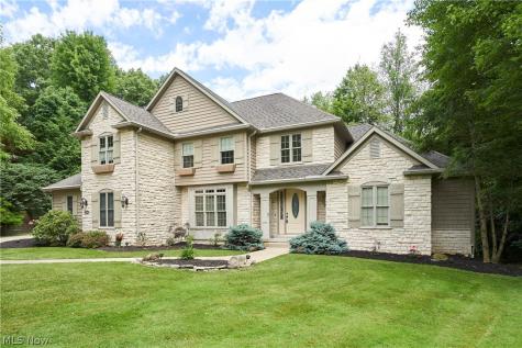 5541 Silver Fox Circle Clinton OH 44216