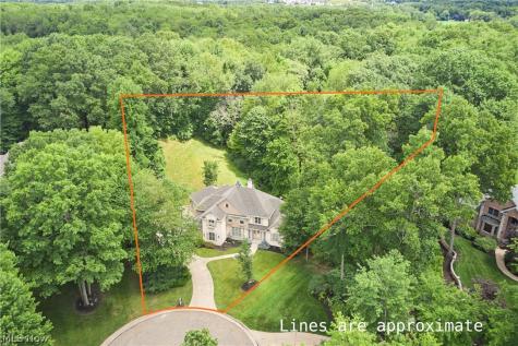 5541 Silver Fox Circle Clinton OH 44216
