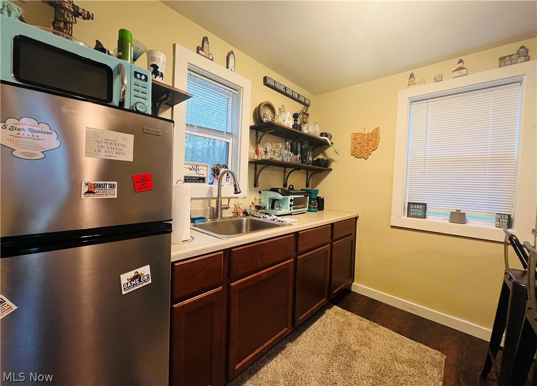 4448 Lake Drive N Geneva OH 44041