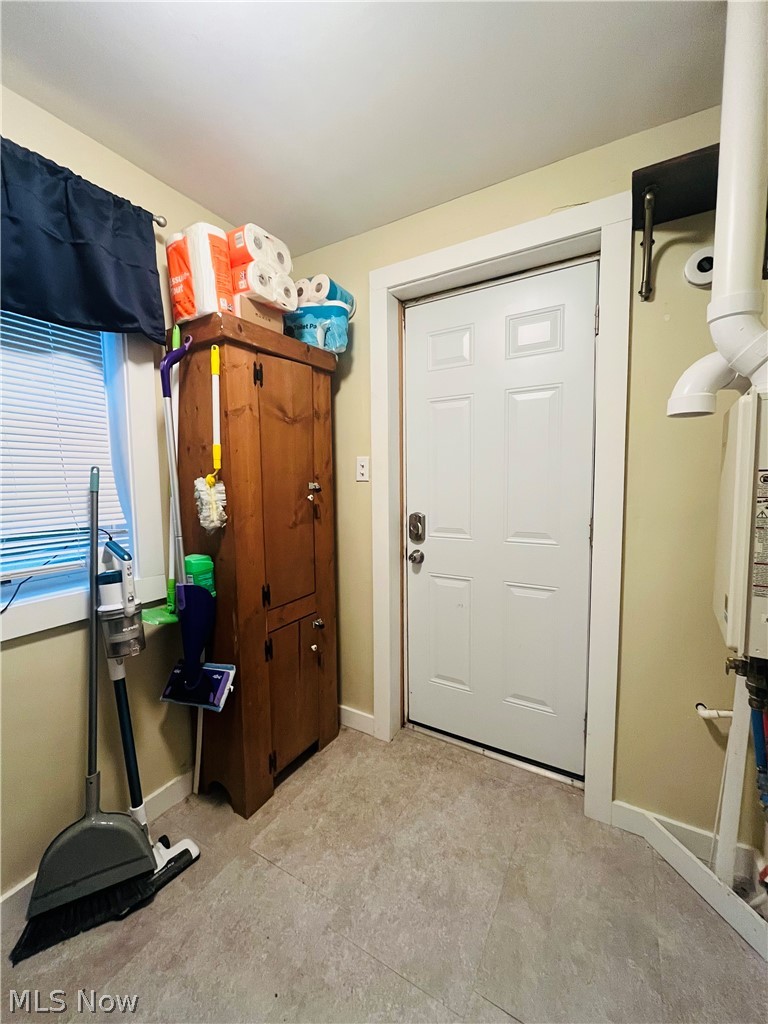4448 Lake Drive N Geneva OH 44041