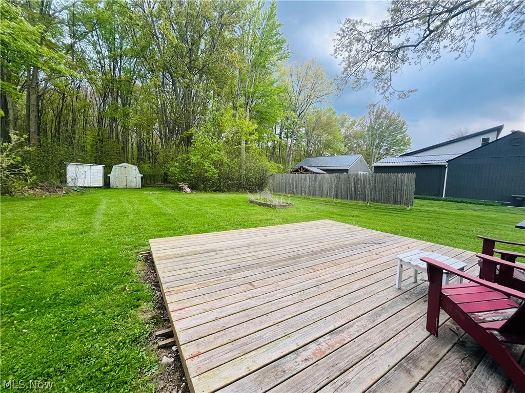 4448 Lake Drive N Geneva OH 44041