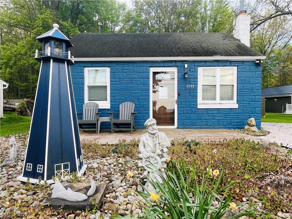4448 Lake Drive N Geneva OH 44041