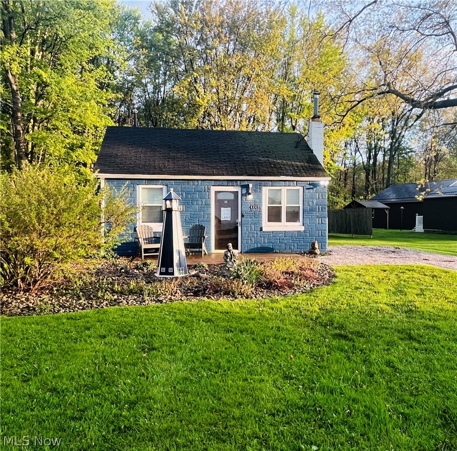 4448 Lake Drive N Geneva OH 44041