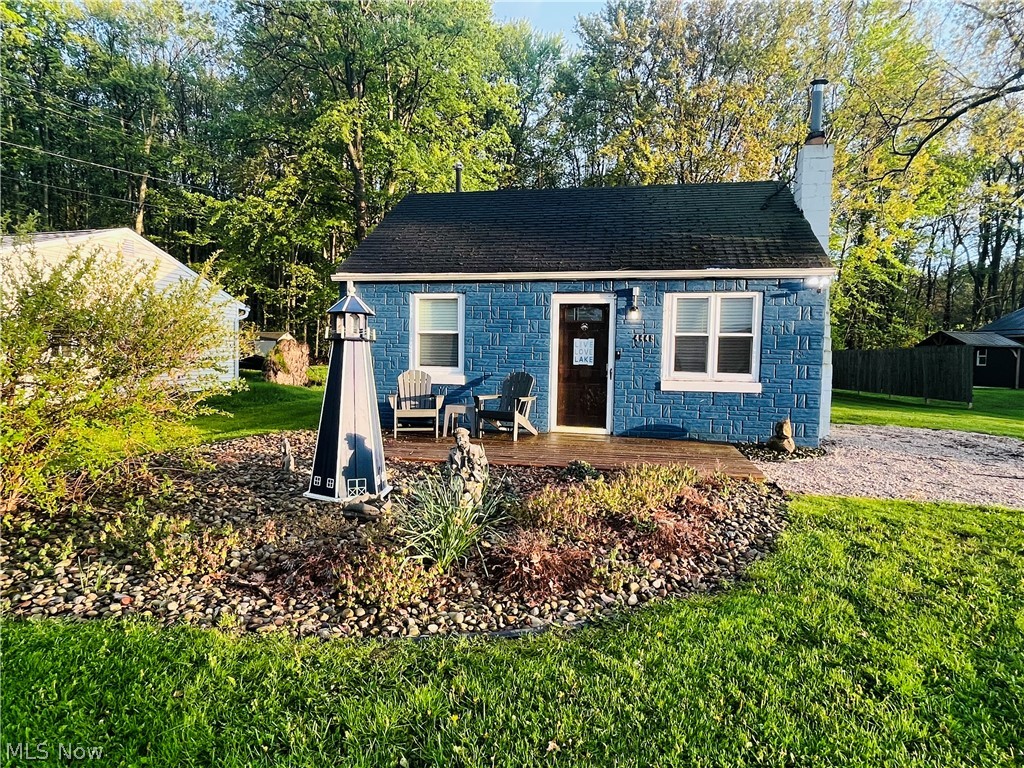 4448 Lake Drive N Geneva OH 44041