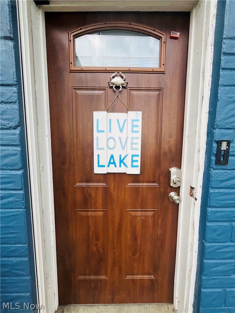 4448 Lake Drive N Geneva OH 44041