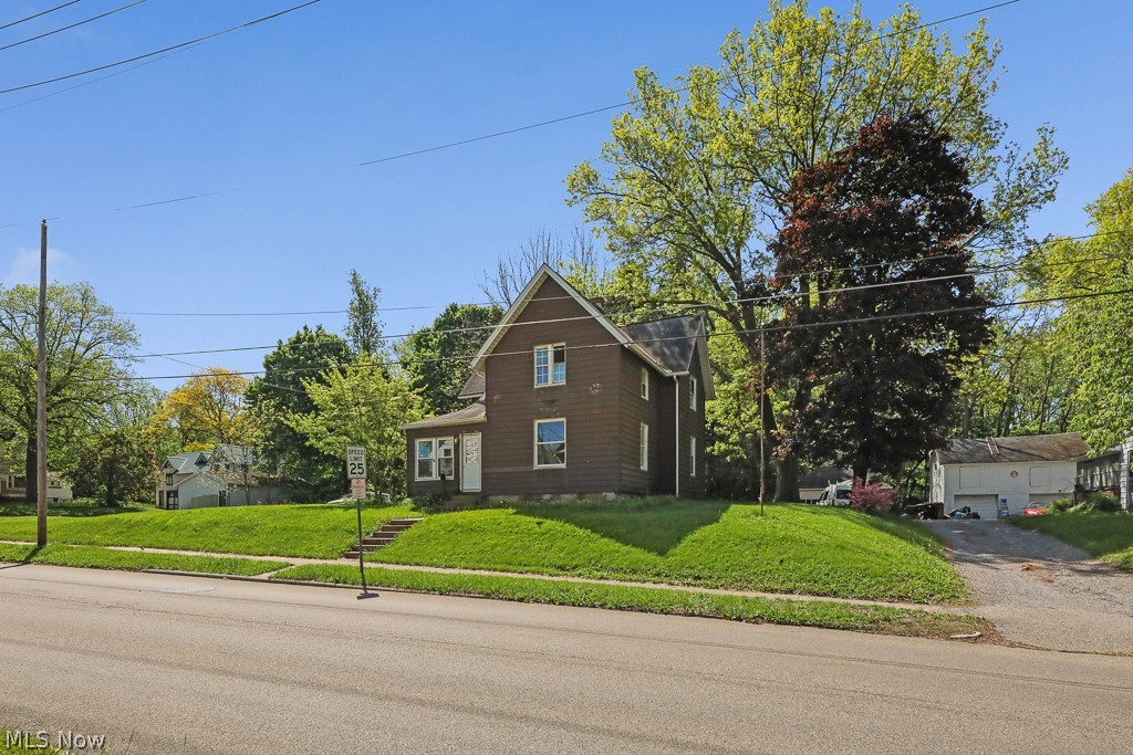523 Franklin Avenue Salem OH 44460