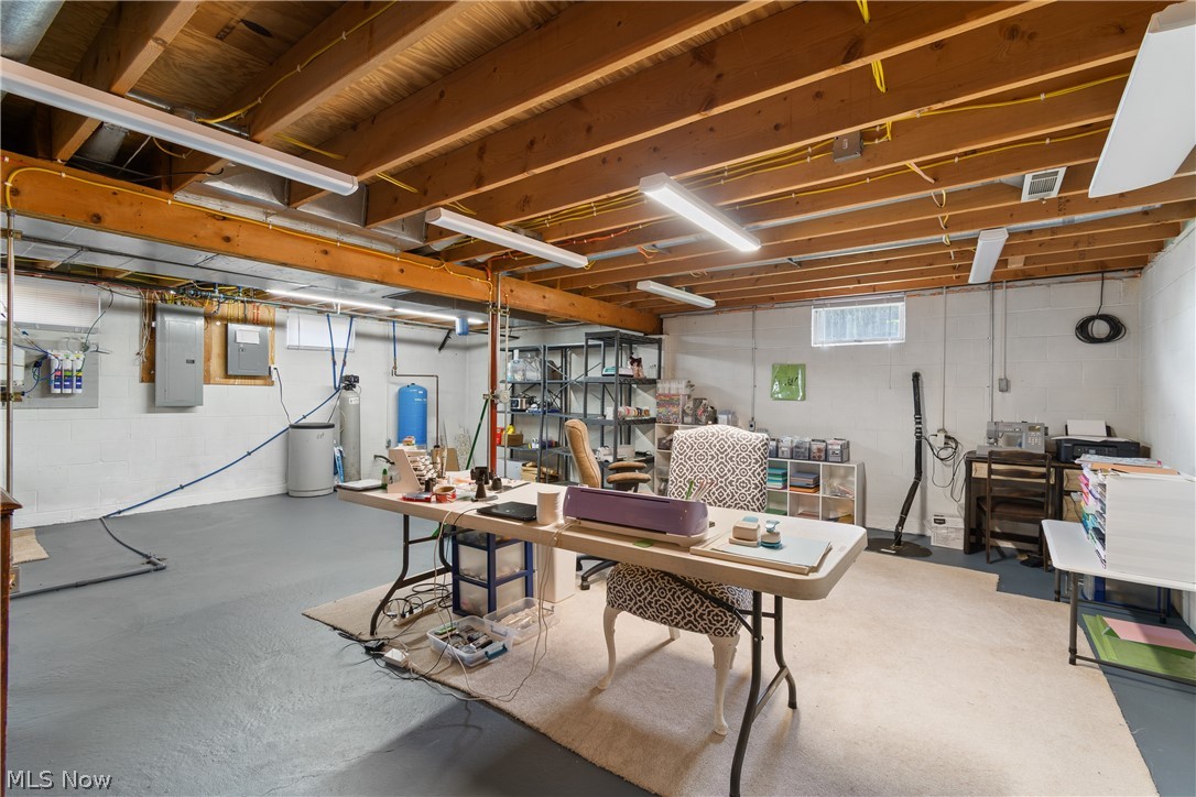 6753 Firestone Road NE Canton OH 44721