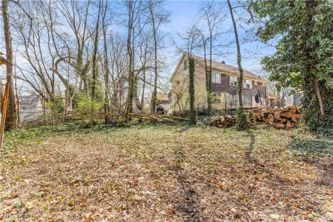 908 Stadelman Avenue Akron OH 44320