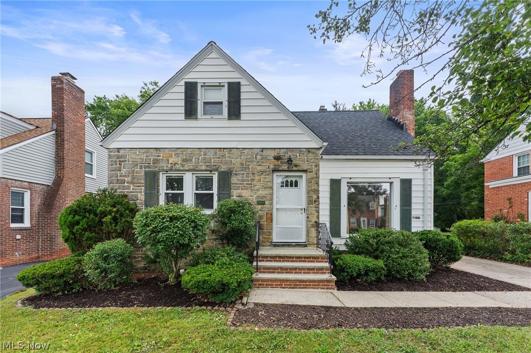 1527 Oakmount Road South Euclid OH 44121