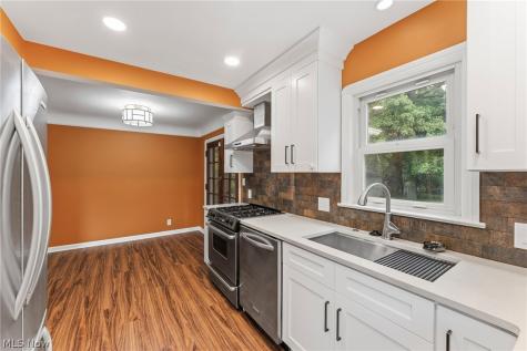 1527 Oakmount Road South Euclid OH 44121