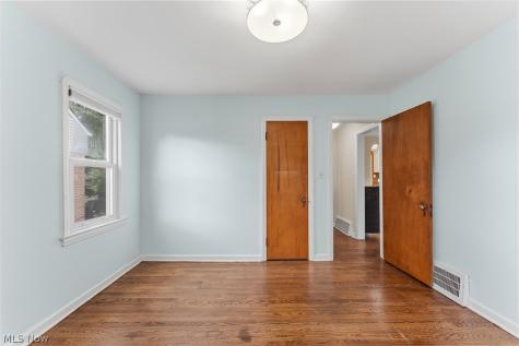 1527 Oakmount Road South Euclid OH 44121