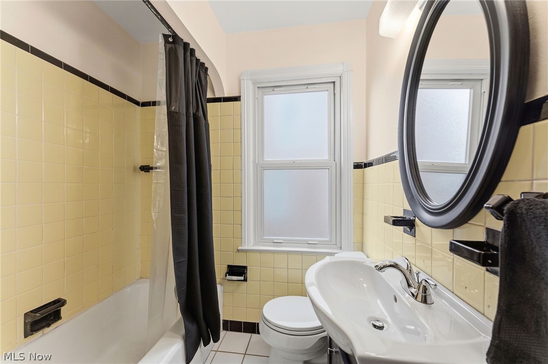 1527 Oakmount Road South Euclid OH 44121