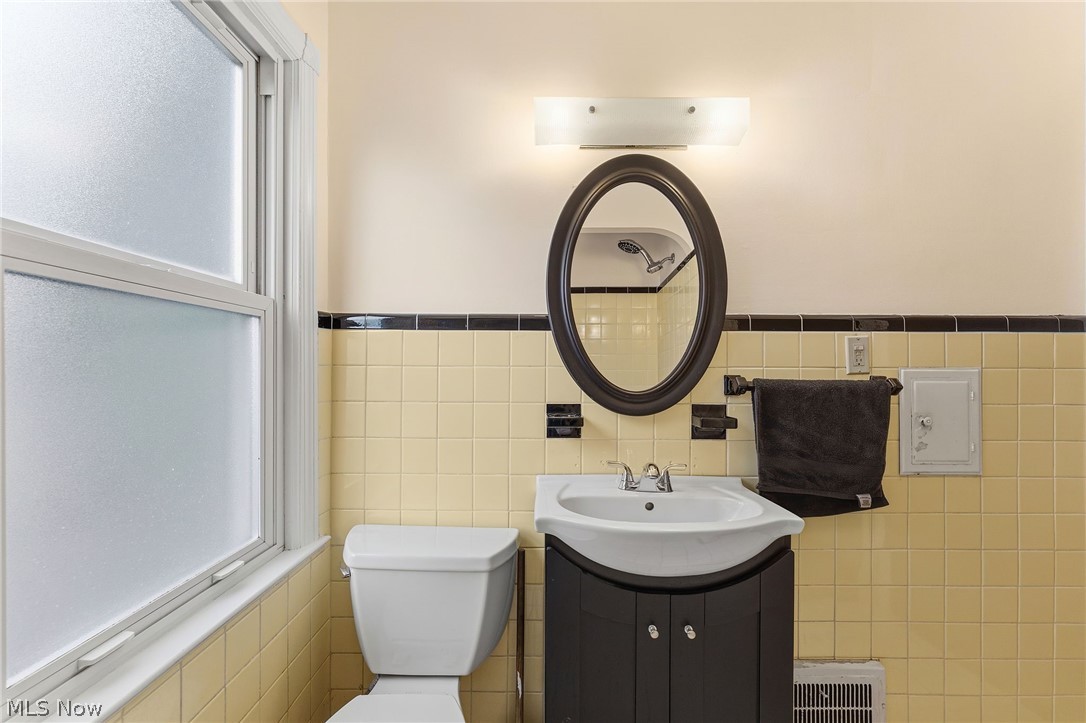 1527 Oakmount Road South Euclid OH 44121