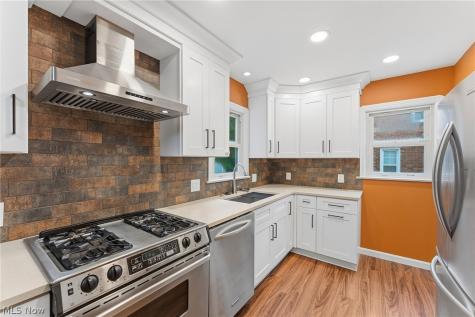 1527 Oakmount Road South Euclid OH 44121