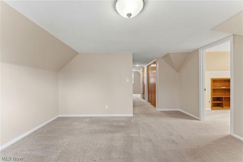 1527 Oakmount Road South Euclid OH 44121