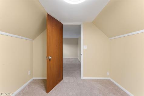 1527 Oakmount Road South Euclid OH 44121
