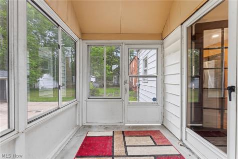 1527 Oakmount Road South Euclid OH 44121