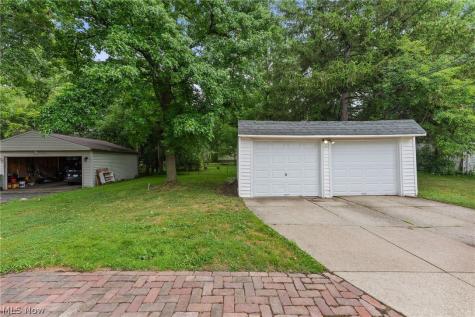 1527 Oakmount Road South Euclid OH 44121
