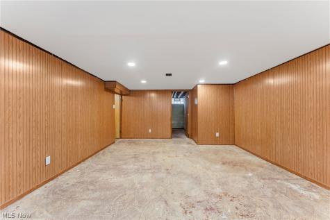 1527 Oakmount Road South Euclid OH 44121