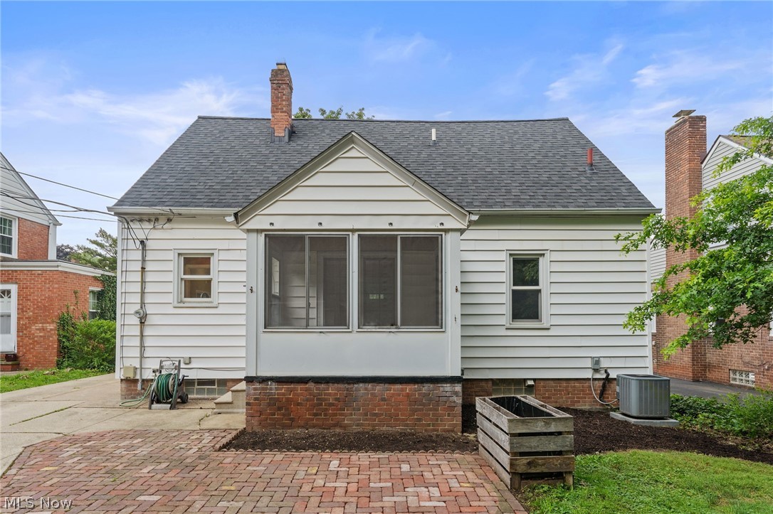 1527 Oakmount Road South Euclid OH 44121