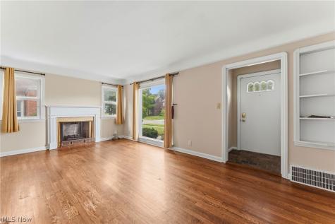 1527 Oakmount Road South Euclid OH 44121