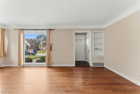 1527 Oakmount Road South Euclid OH 44121