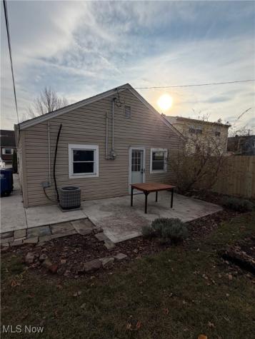 14708 Delaware Avenue Lakewood OH 44107