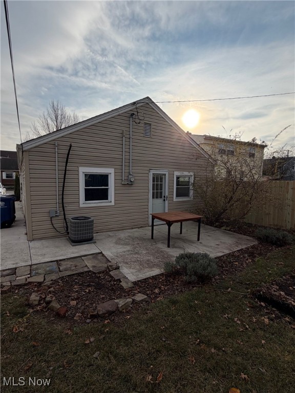 14708 Delaware Avenue Lakewood OH 44107