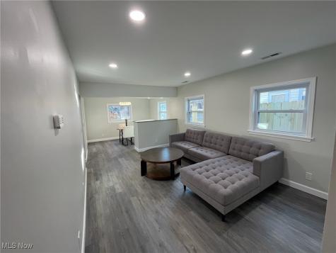 14708 Delaware Avenue Lakewood OH 44107