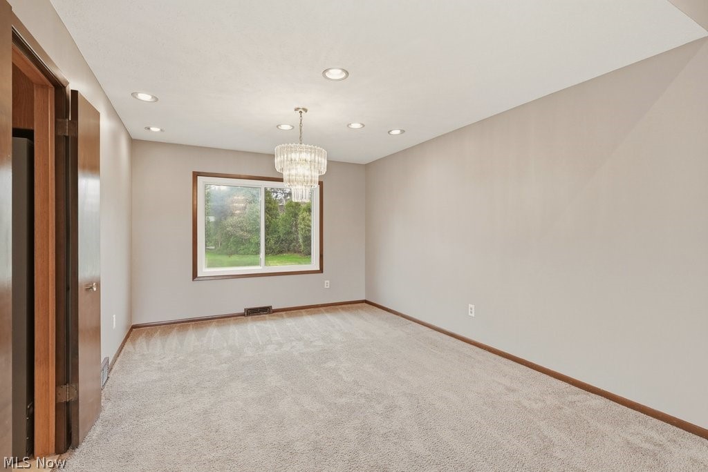 5592 Kilbourne Drive Lyndhurst OH 44124