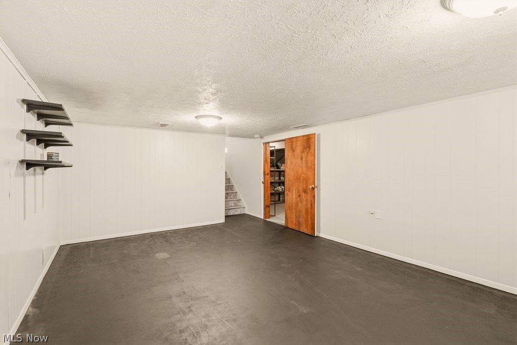 5592 Kilbourne Drive Lyndhurst OH 44124