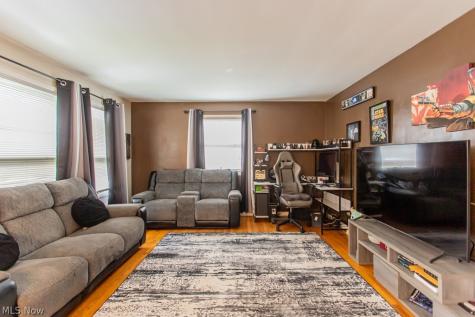 922 Nancy Avenue Niles OH 44446