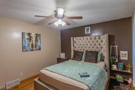922 Nancy Avenue Niles OH 44446