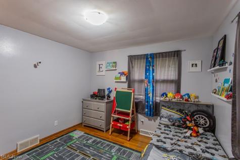 922 Nancy Avenue Niles OH 44446