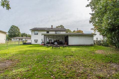 922 Nancy Avenue Niles OH 44446