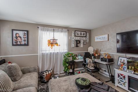 922 Nancy Avenue Niles OH 44446