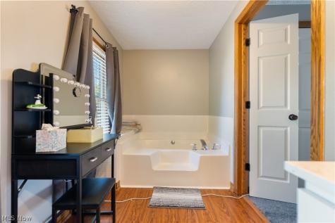 8238 N Casswell Circle NW North Canton OH 44720
