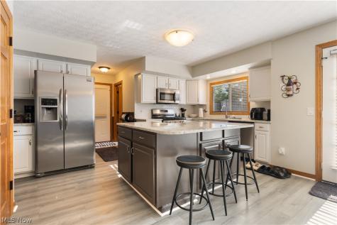 8238 N Casswell Circle NW North Canton OH 44720