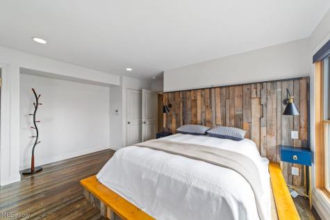 2305 Thurman Avenue Cleveland OH 44113