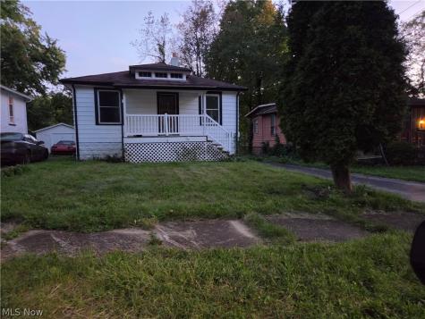 1647 Pointview Avenue Youngstown OH 44502