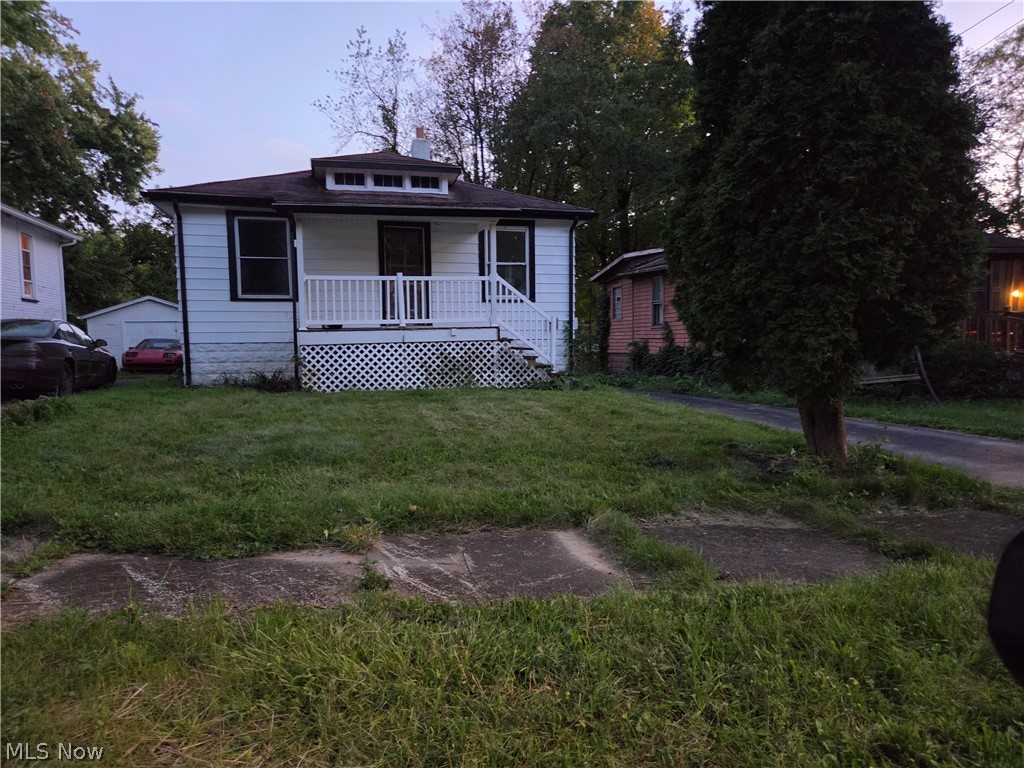 1647 Pointview Avenue Youngstown OH 44502