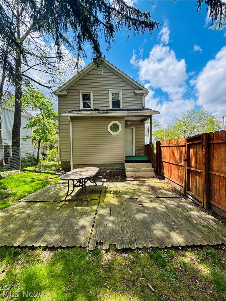 517 East Avenue Akron OH 44320