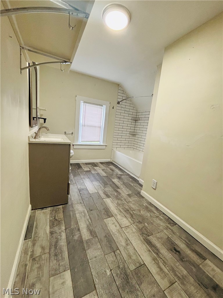 517 East Avenue Akron OH 44320